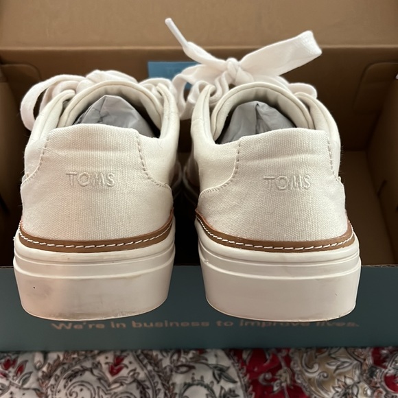 Toms Birch Canvas || size 6 - Picture 2 of 4